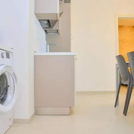 Апартаменти Sunny And Bright Beautiful *