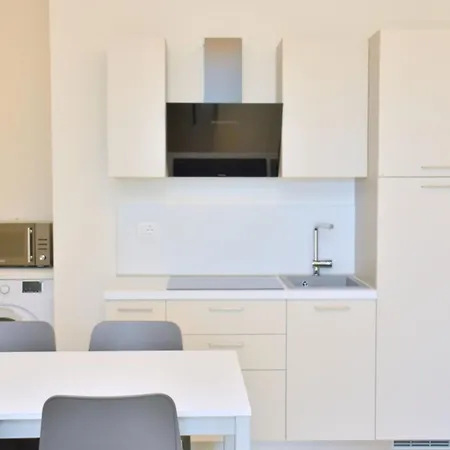 Sunny And Bright Beautiful Бібіоне