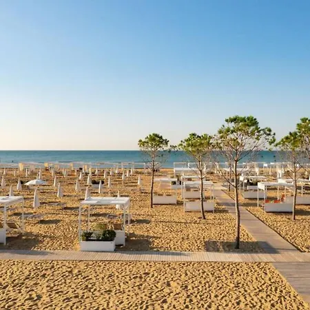 Sunny And Bright Beautiful Apartment Bibione